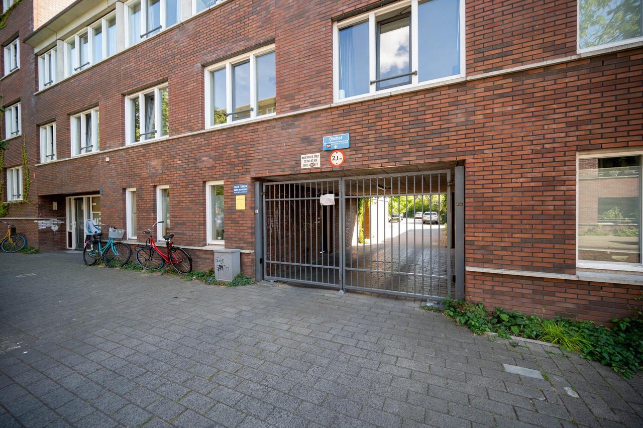 South-Facing Balcony & 3 Bedrooms in Utrecht - Image 17