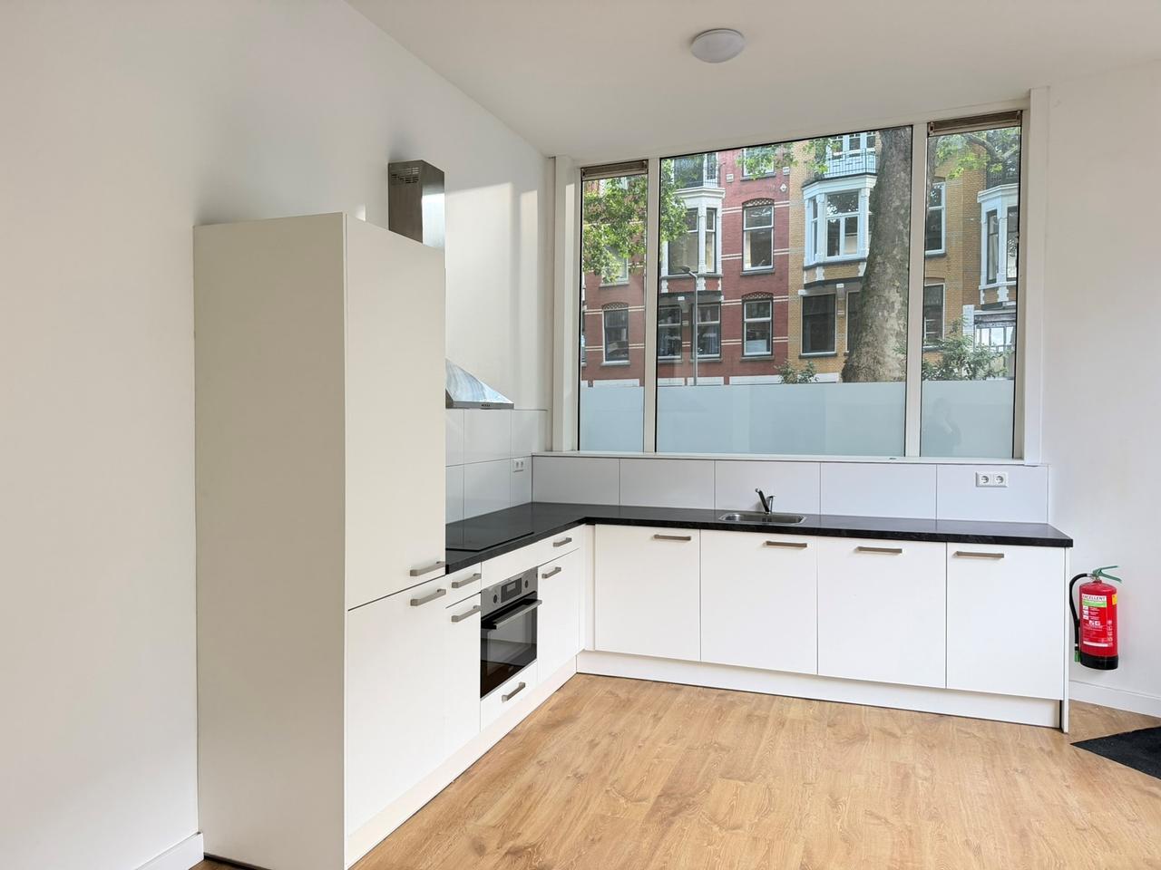 129 m² and five bedrooms in Rotterdam North - Image 5