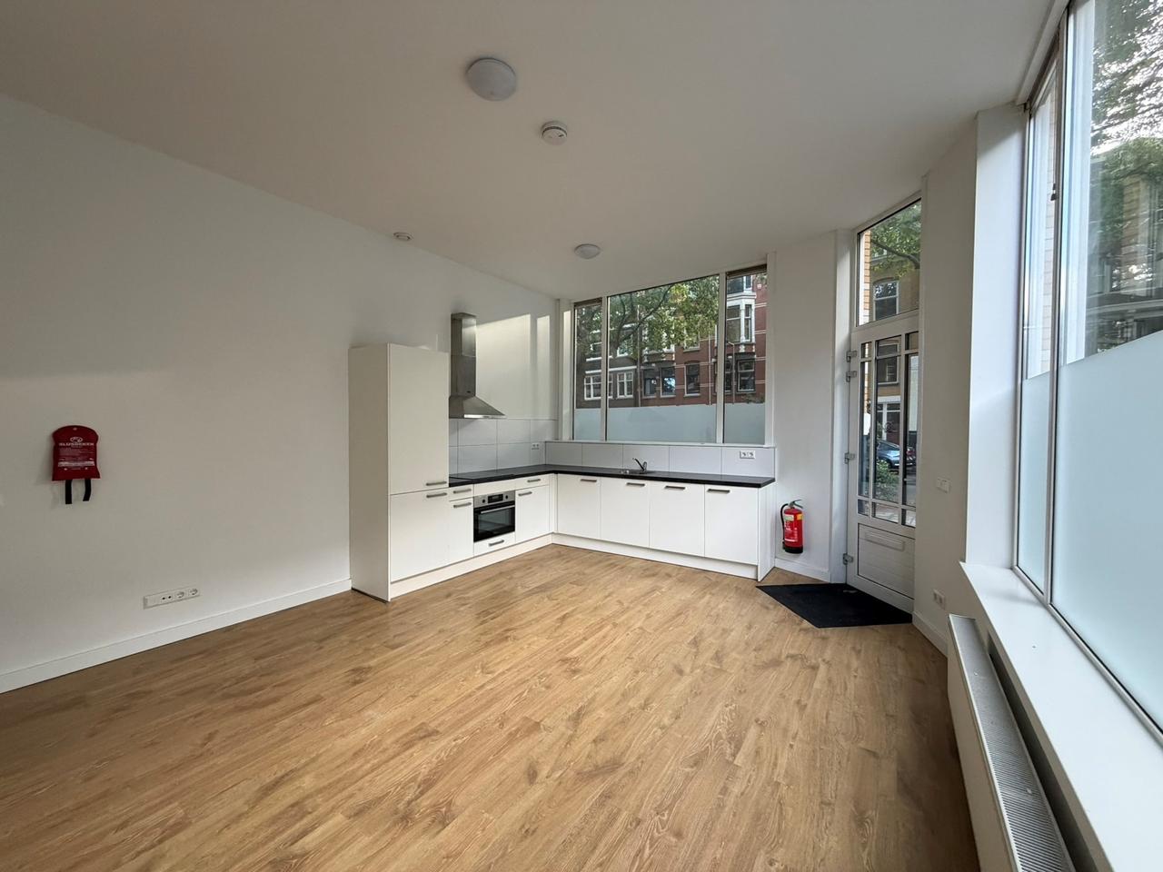 129 m² and five bedrooms in Rotterdam North - Image 11