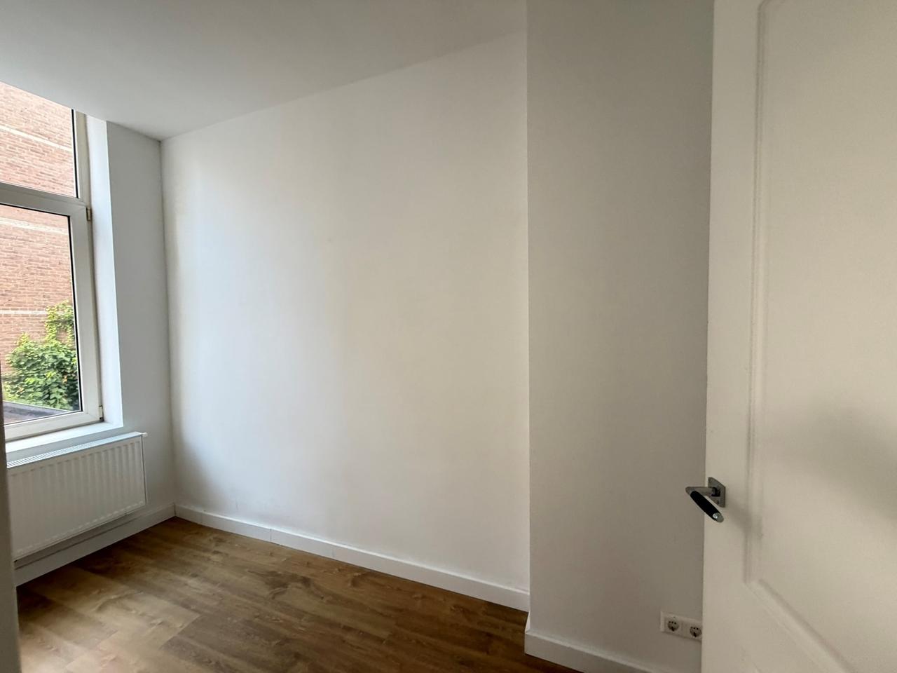 129 m² and five bedrooms in Rotterdam North - Image 35