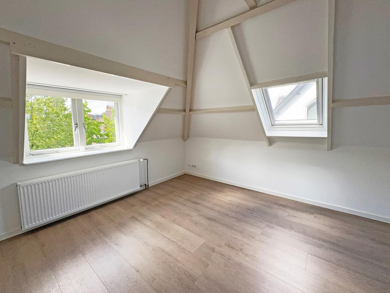 110 m² en twee balkons in hartje Hilversum - Afbeelding 12
