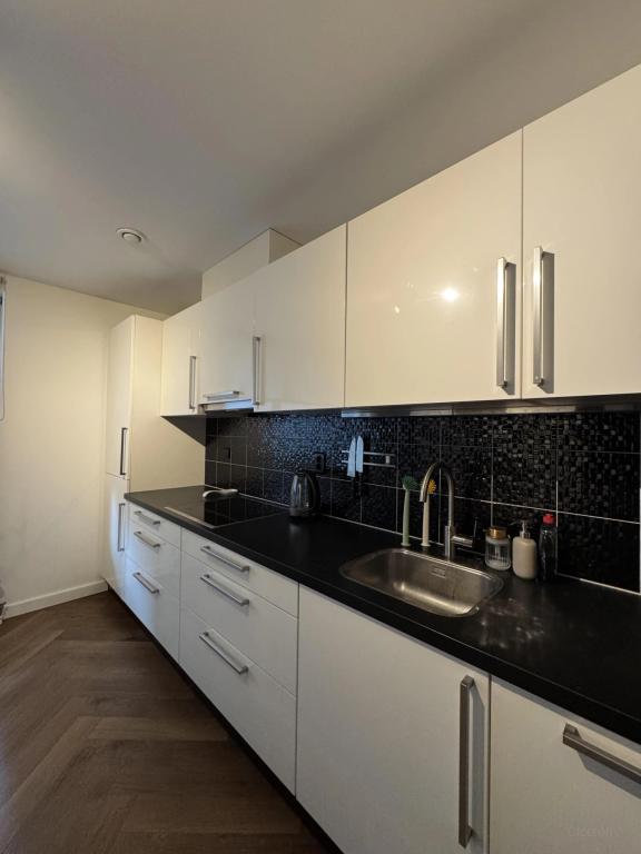 For Rent on Vierambachtsstraat, Rotterdam - Image 10