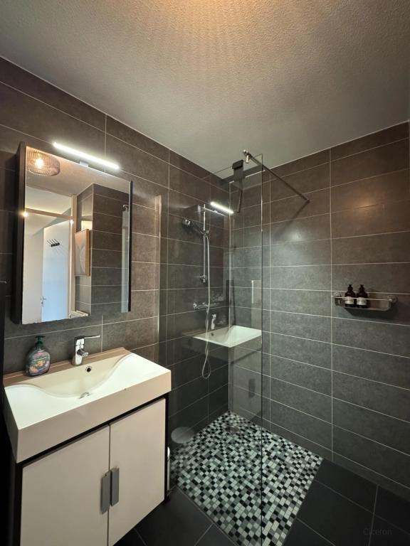 For Rent on Vierambachtsstraat, Rotterdam - Image 22