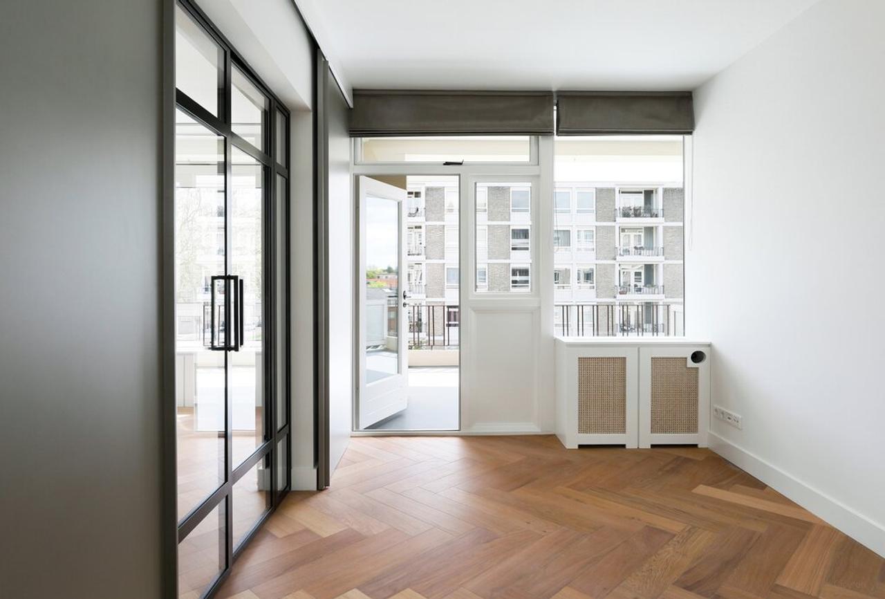 96 m² met drie kamers en zonnige balkons - Afbeelding 4