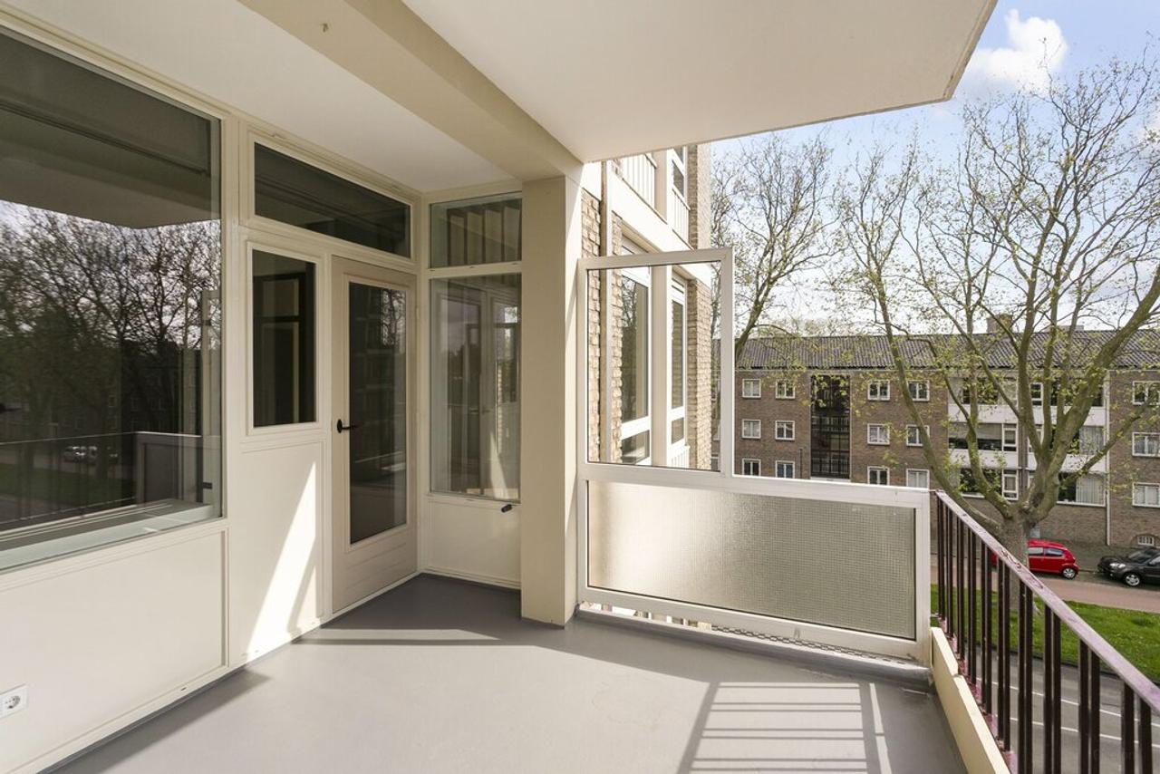 96 m² met drie kamers en zonnige balkons - Afbeelding 6