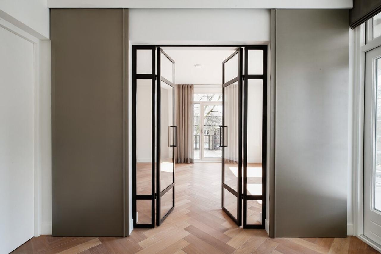 96 m² met drie kamers en zonnige balkons - Afbeelding 8