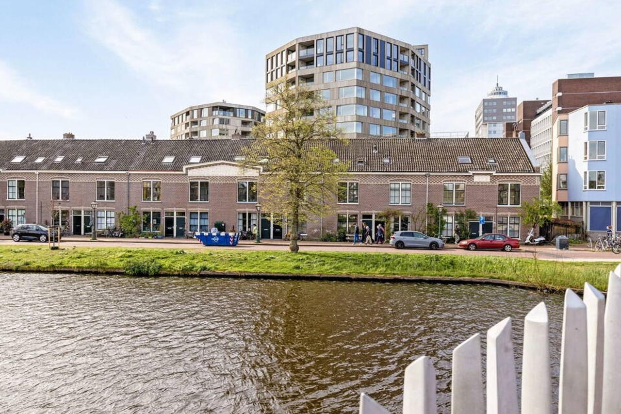 A+ apartment with balcony near Leiden Central - Image 1