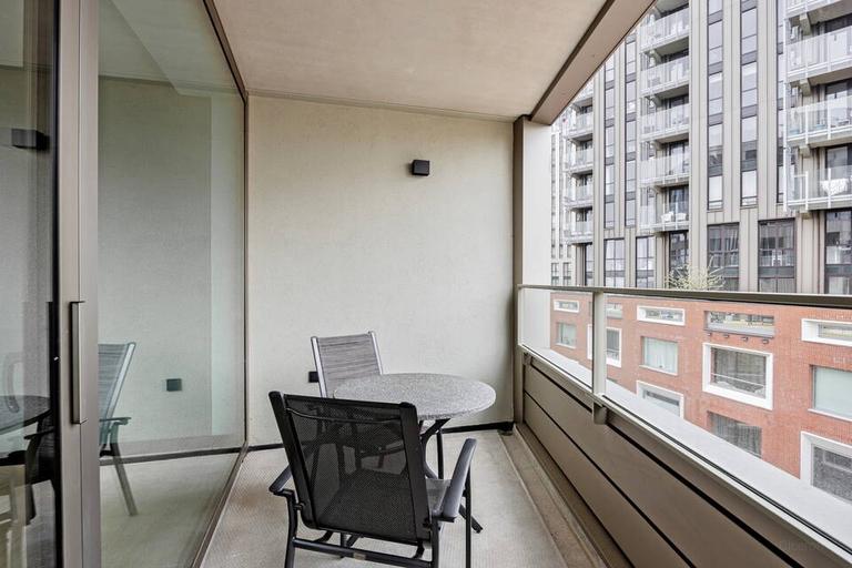 A+ apartment with balcony near Leiden Central - Image 12