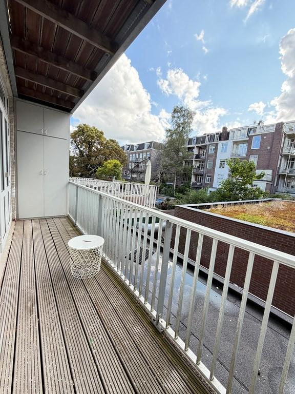 Sunny Balcony & 2 Bedrooms in Oud-West - Image 4