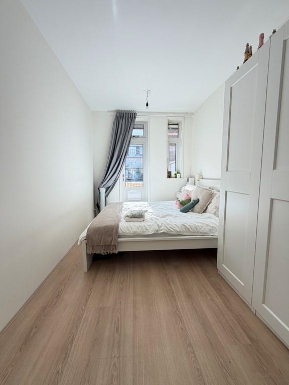 Sunny Balcony & 2 Bedrooms in Oud-West - Image 11