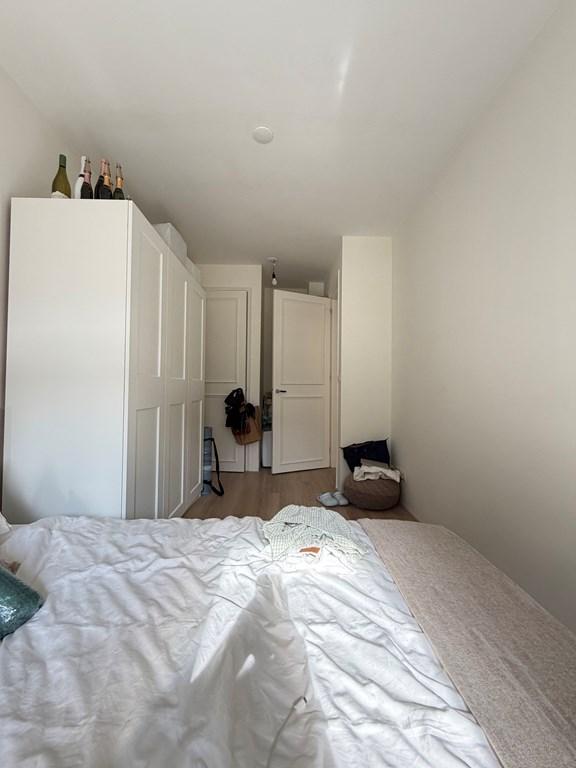 Sunny Balcony & 2 Bedrooms in Oud-West - Image 12