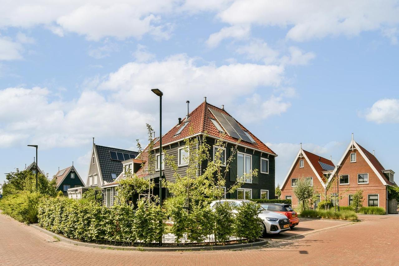 156 m² home near Amsterdam - Image 2