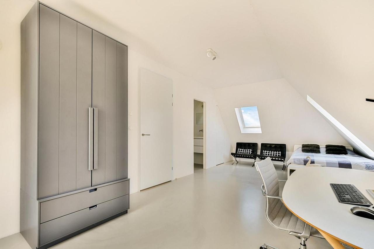 156 m² home near Amsterdam - Image 25