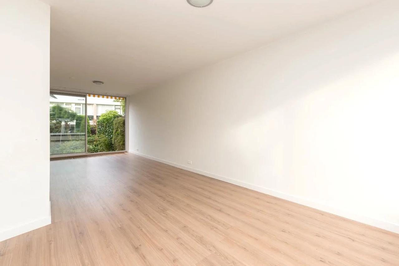 140 m² of living space with four bedrooms - Image 2