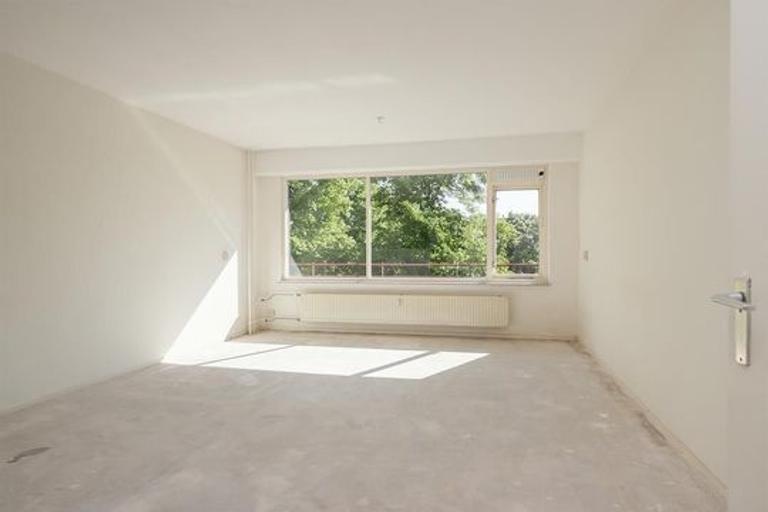 94 m² four-room apartment in Delft - Image 2
