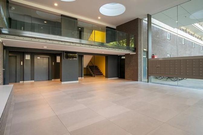 94 m² four-room apartment in Delft - Image 5