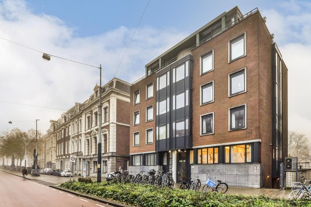 Zonnig terras en lift aan de Sarphatistraat - Afbeelding 1