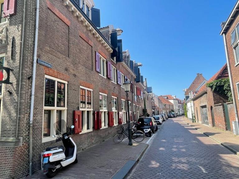 Living next to the Kamperbinnenpoort - Image 7