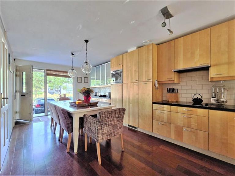 120 m² Maisonette with Sunny Garden - Image 3
