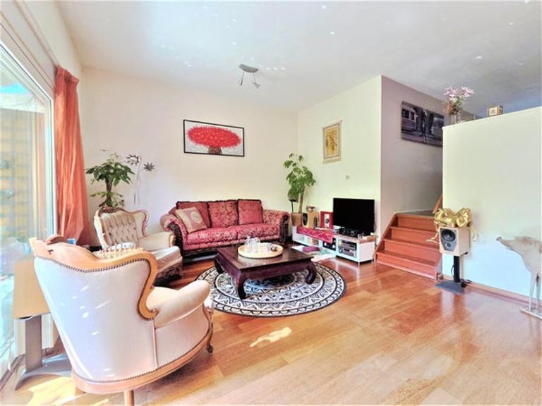 120 m² Maisonette with Sunny Garden - Image 4