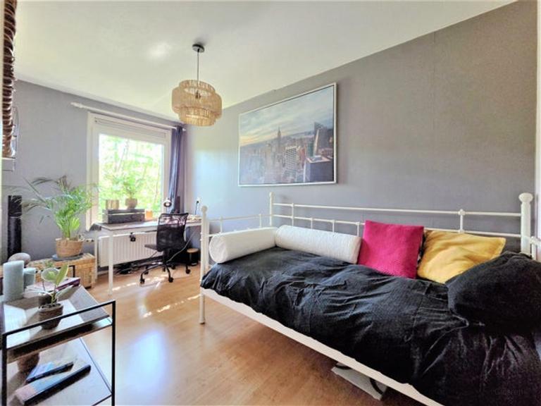 120 m² Maisonette with Sunny Garden - Image 26