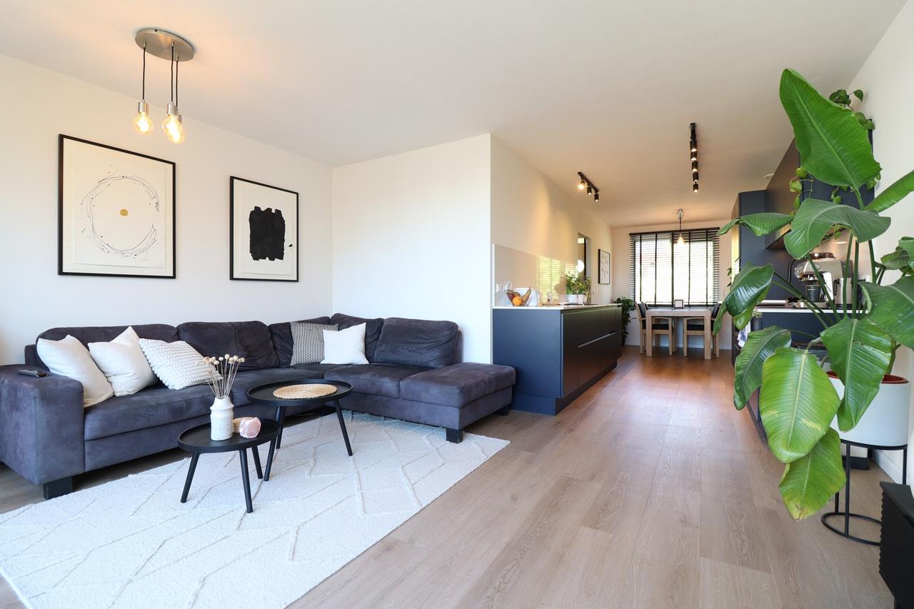 100 m² with 3 Bedrooms and Balcony - Image 1