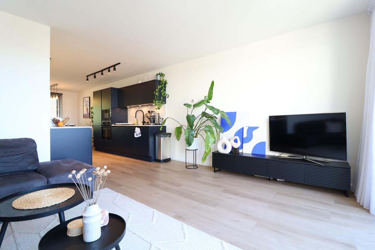 100 m² with 3 Bedrooms and Balcony - Image 5