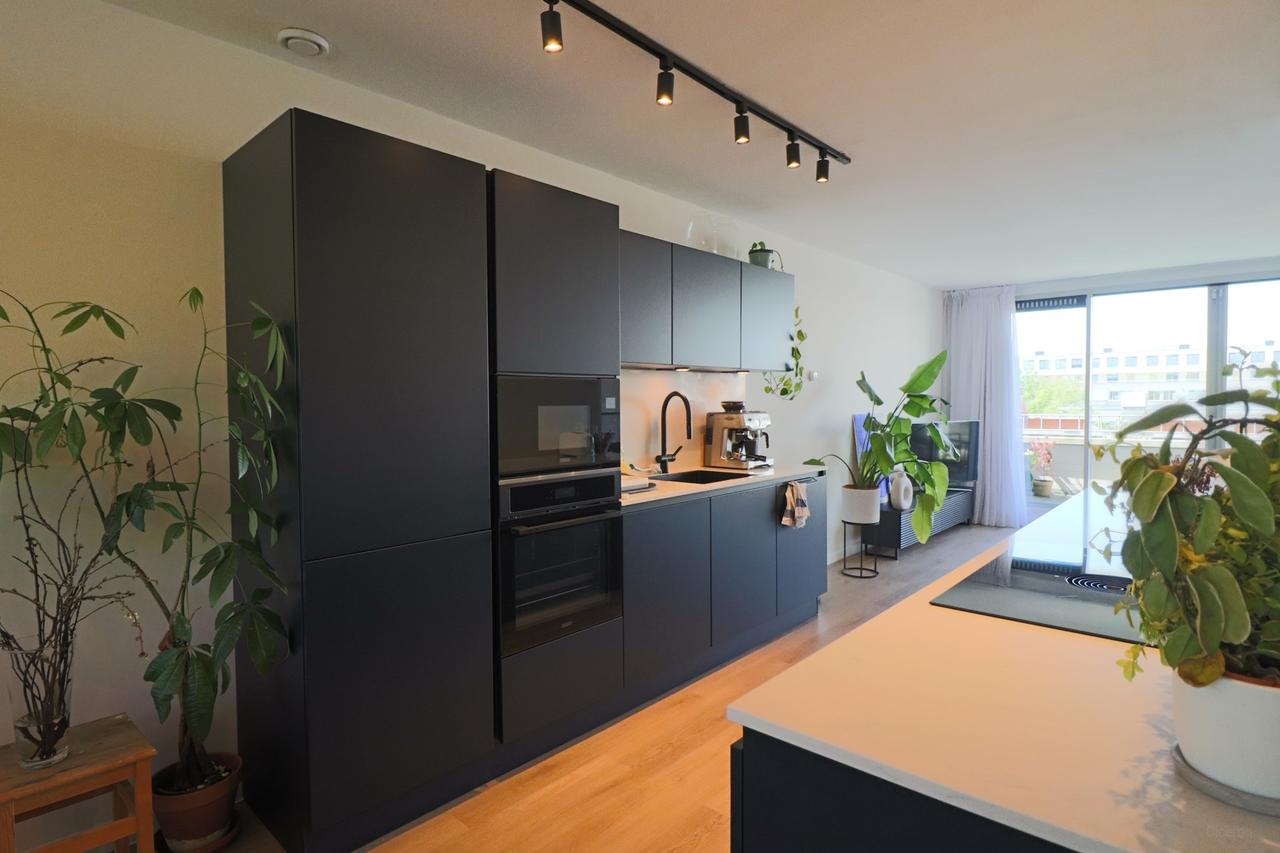 100 m² with 3 Bedrooms and Balcony - Image 8