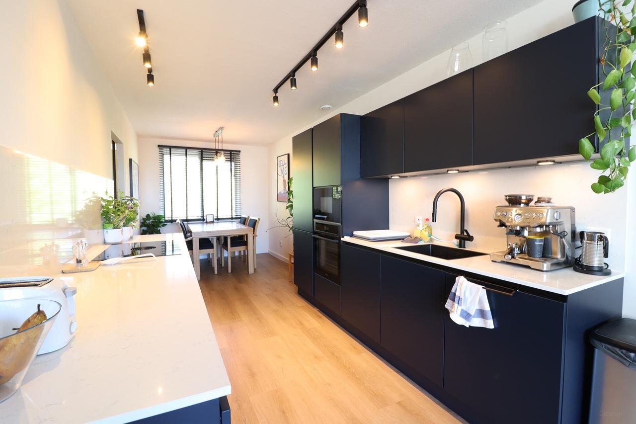 100 m² with 3 Bedrooms and Balcony - Image 11