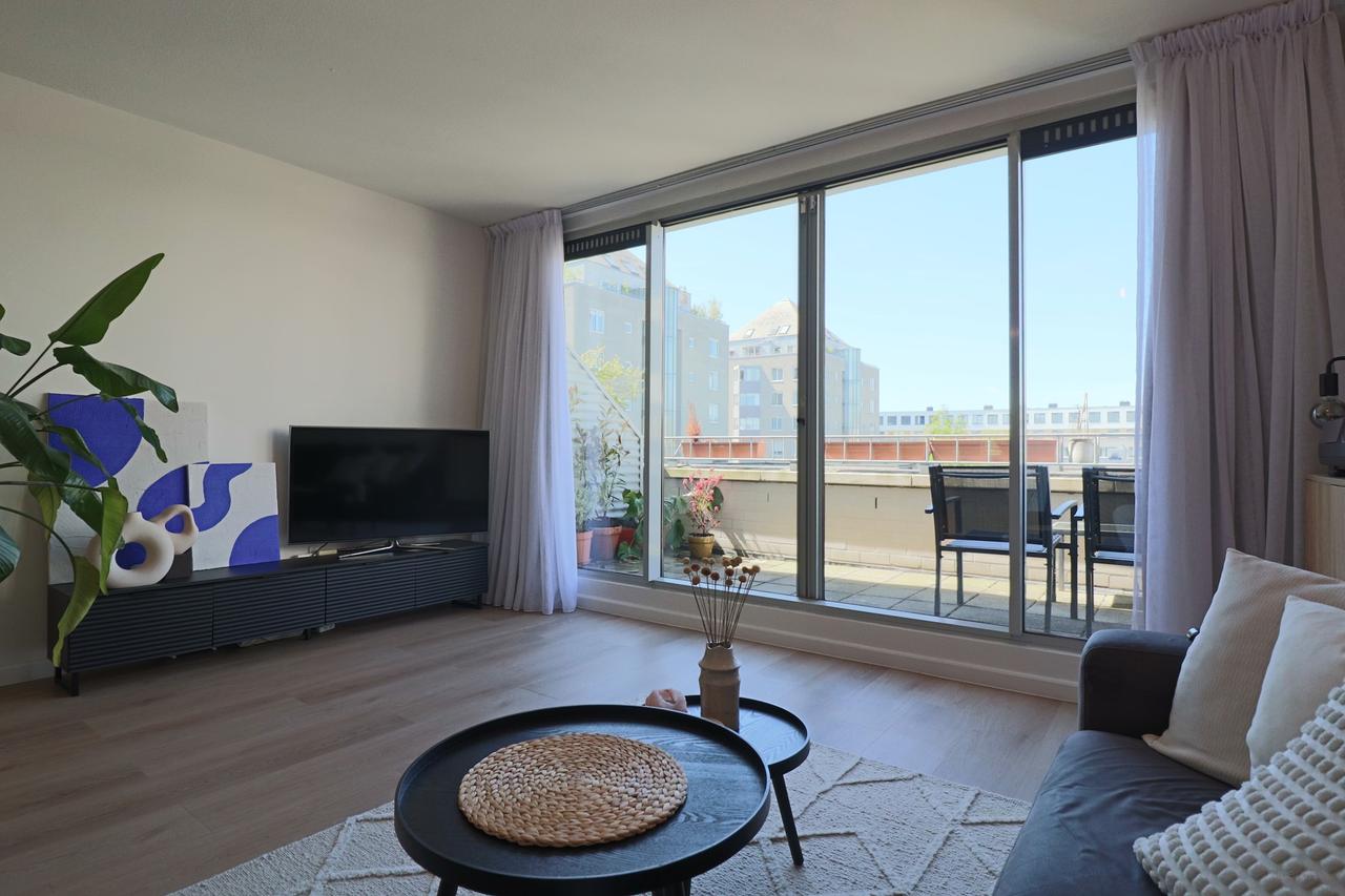 100 m² with 3 Bedrooms and Balcony - Image 15