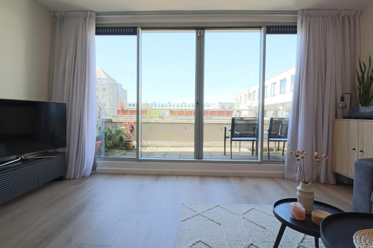 100 m² with 3 Bedrooms and Balcony - Image 16