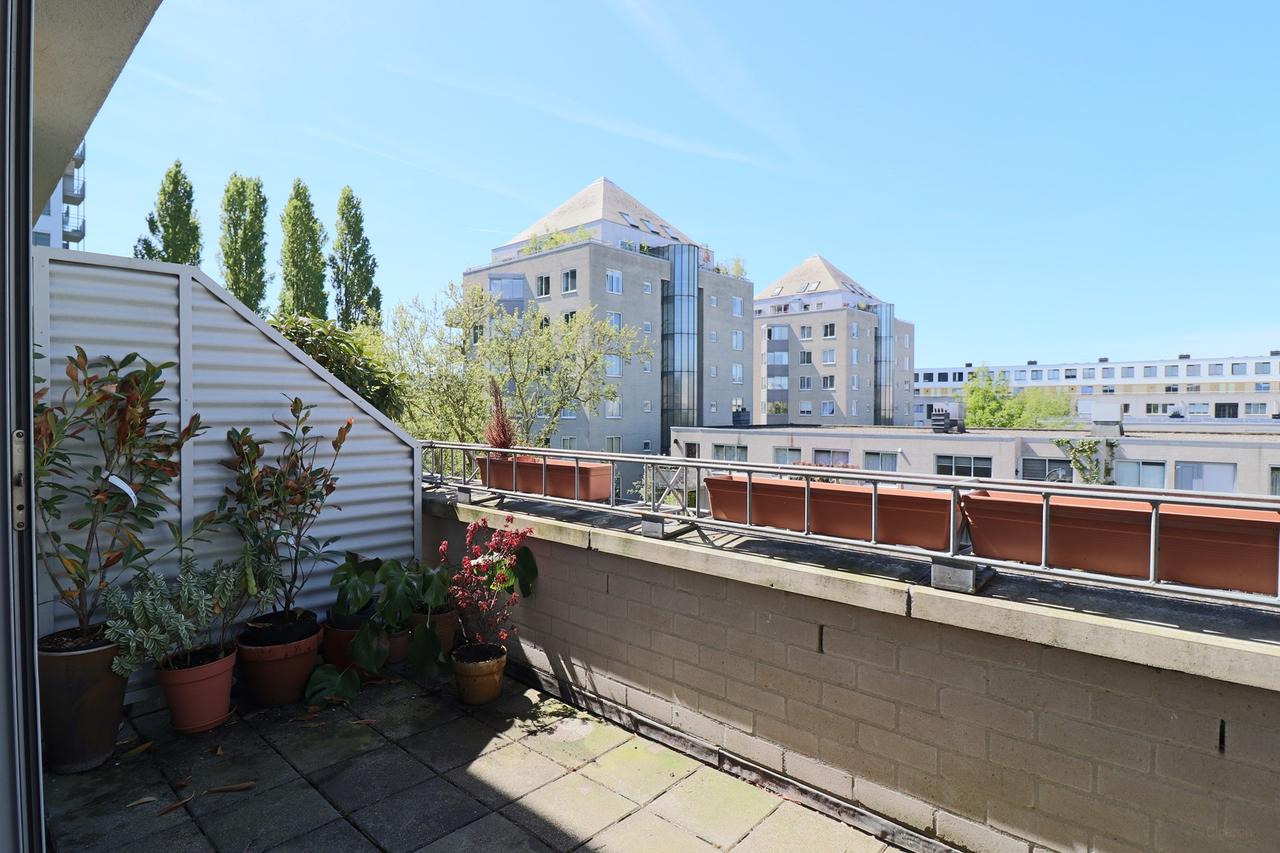 100 m² with 3 Bedrooms and Balcony - Image 18