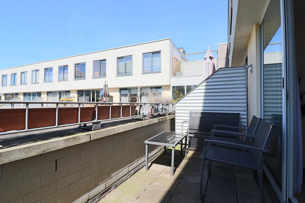 100 m² with 3 Bedrooms and Balcony - Image 19