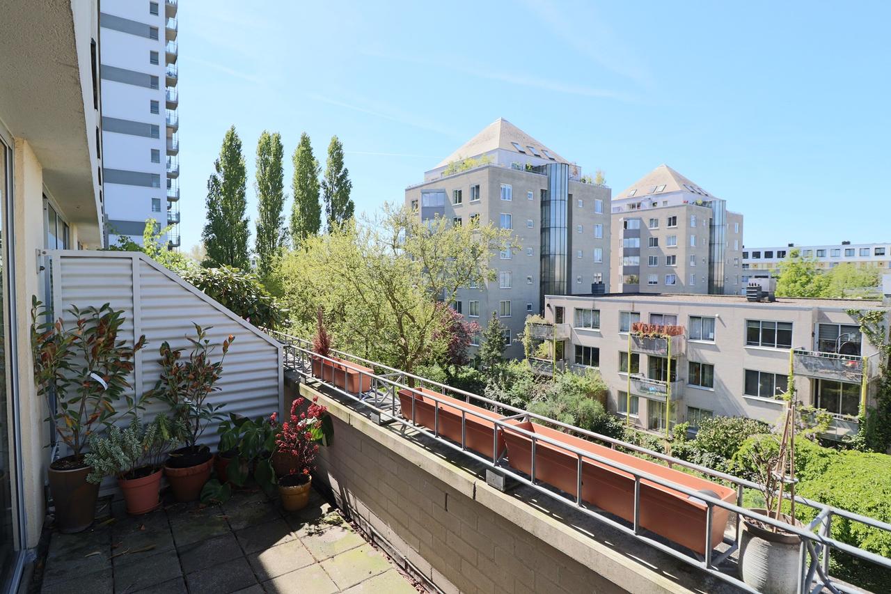 100 m² with 3 Bedrooms and Balcony - Image 20