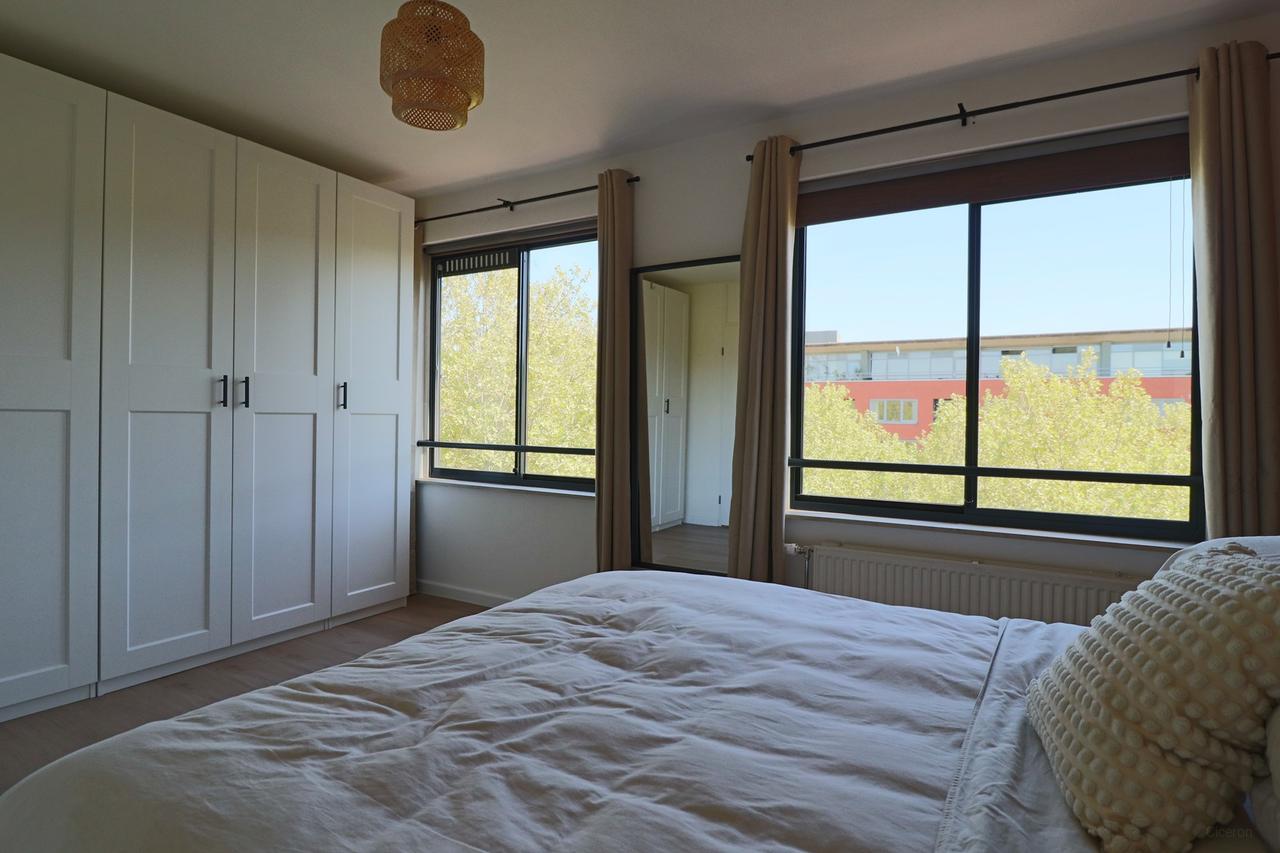 100 m² with 3 Bedrooms and Balcony - Image 23
