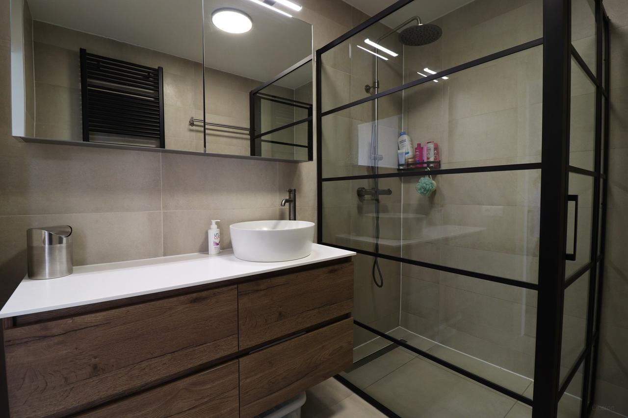 100 m² with 3 Bedrooms and Balcony - Image 27