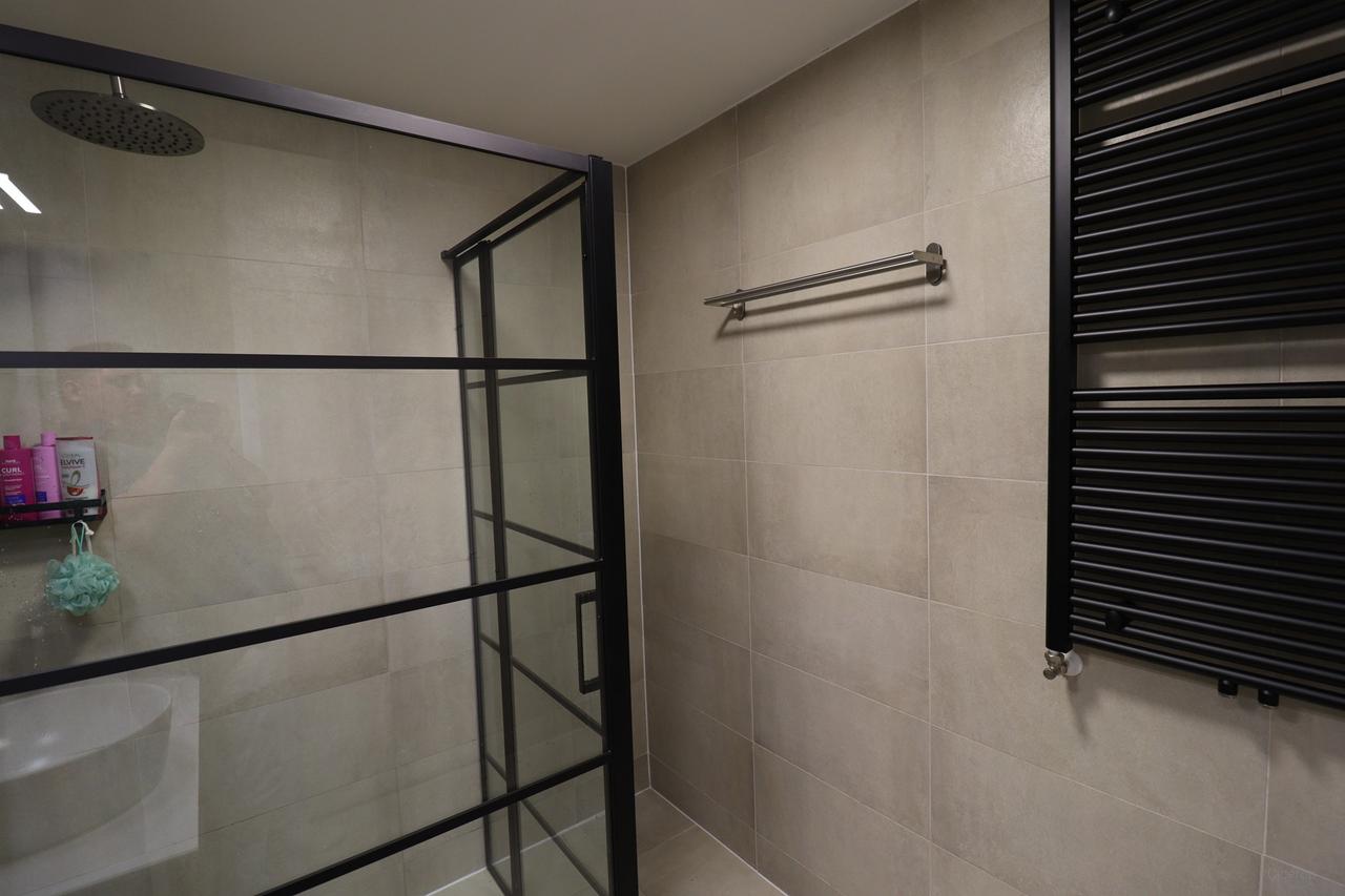 100 m² with 3 Bedrooms and Balcony - Image 29