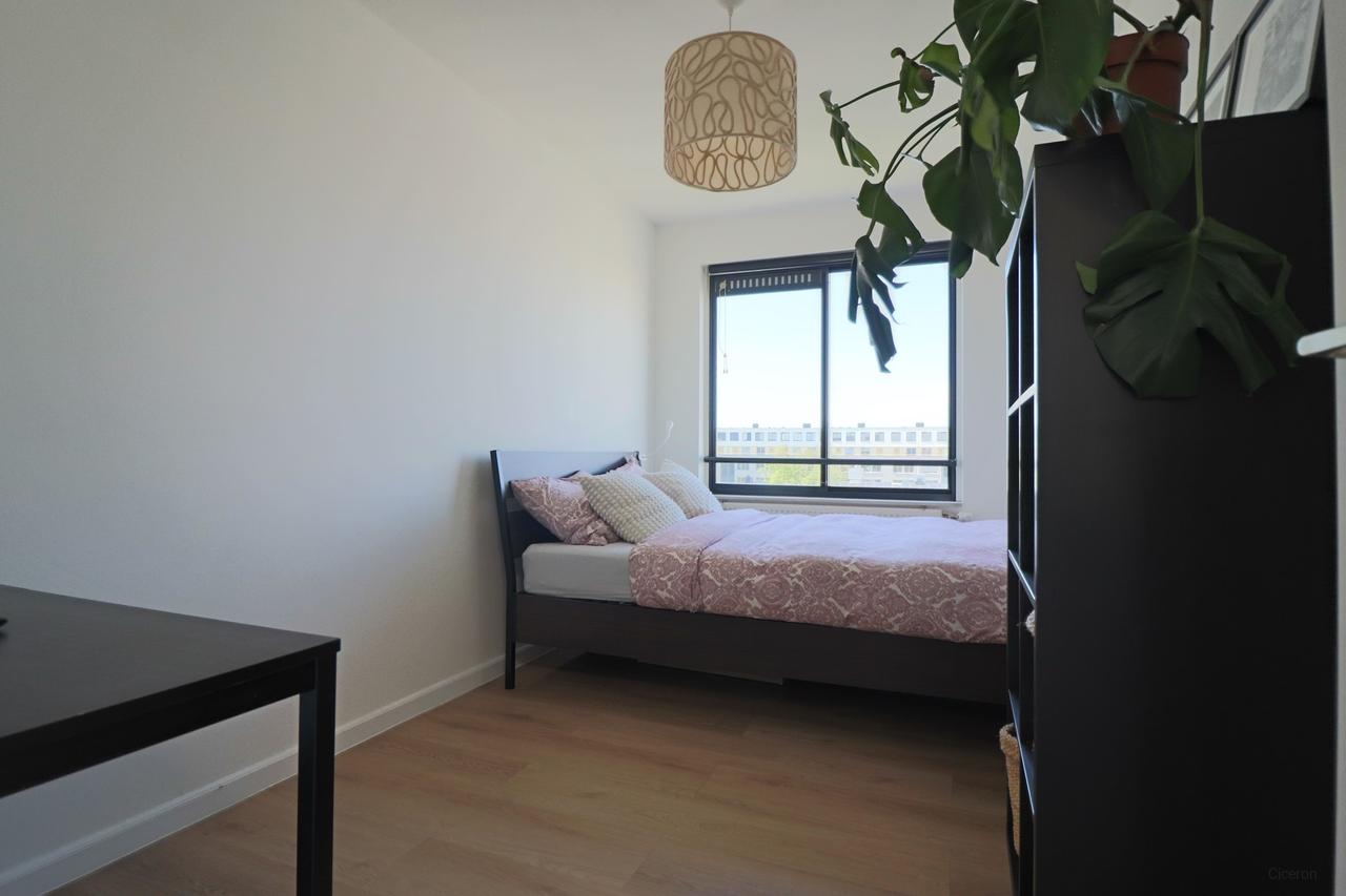 100 m² with 3 Bedrooms and Balcony - Image 33