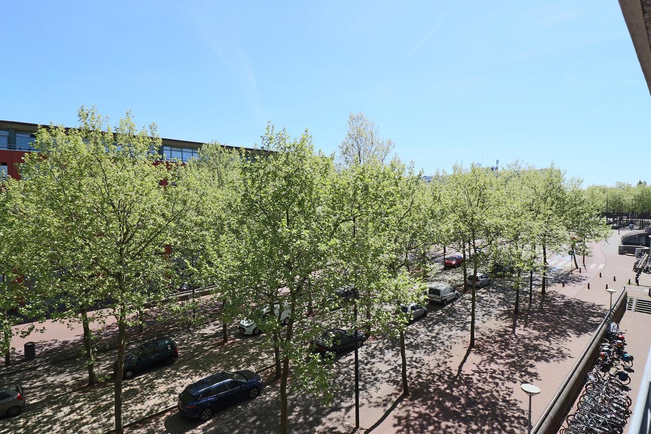 100 m² with 3 Bedrooms and Balcony - Image 40