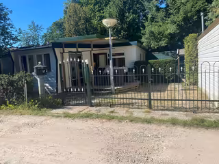 Gemeubileerd chalet met 4 slaapkamers