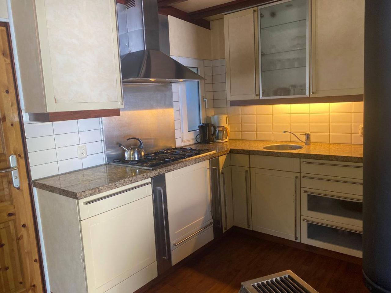 Gemeubileerd chalet met 4 slaapkamers - Afbeelding 14