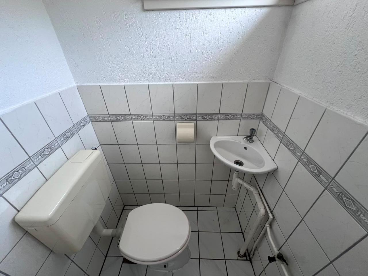 Three bedrooms, garden and attic in Finsterwolde - Image 11