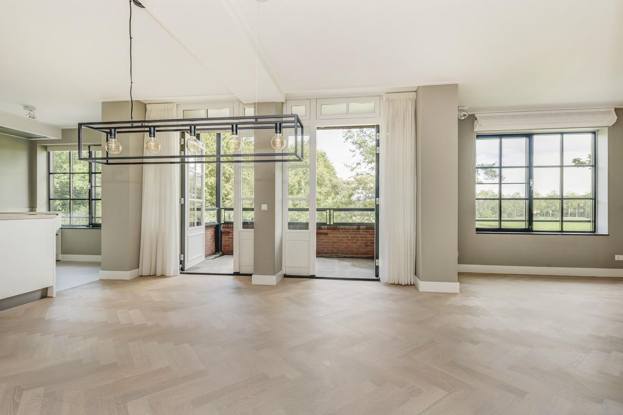 171 m² of living space with three balconies in Wassenaar - Image 2