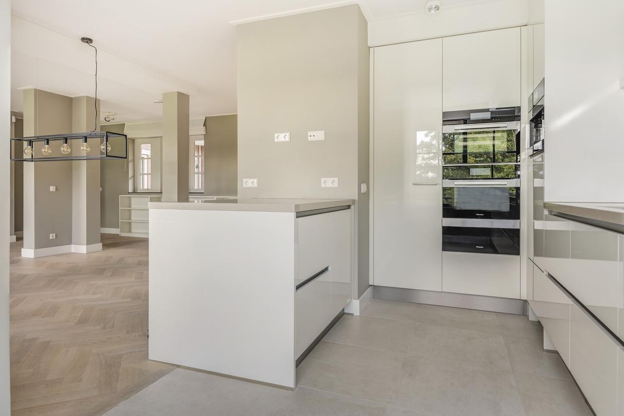 171 m² of living space with three balconies in Wassenaar - Image 3