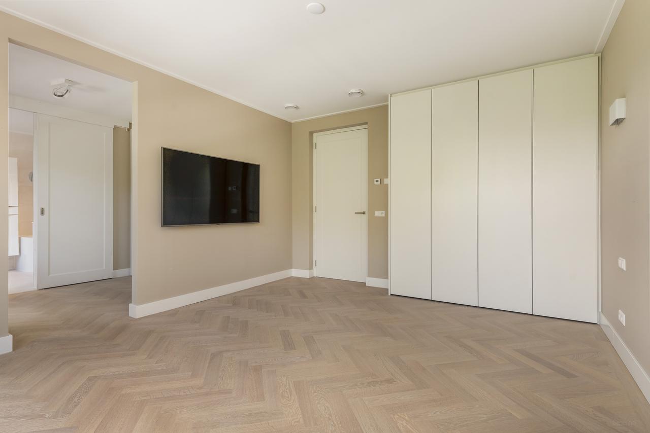 171 m² of living space with three balconies in Wassenaar - Image 12