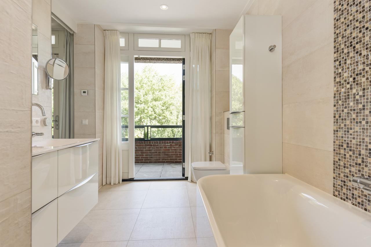 171 m² of living space with three balconies in Wassenaar - Image 18