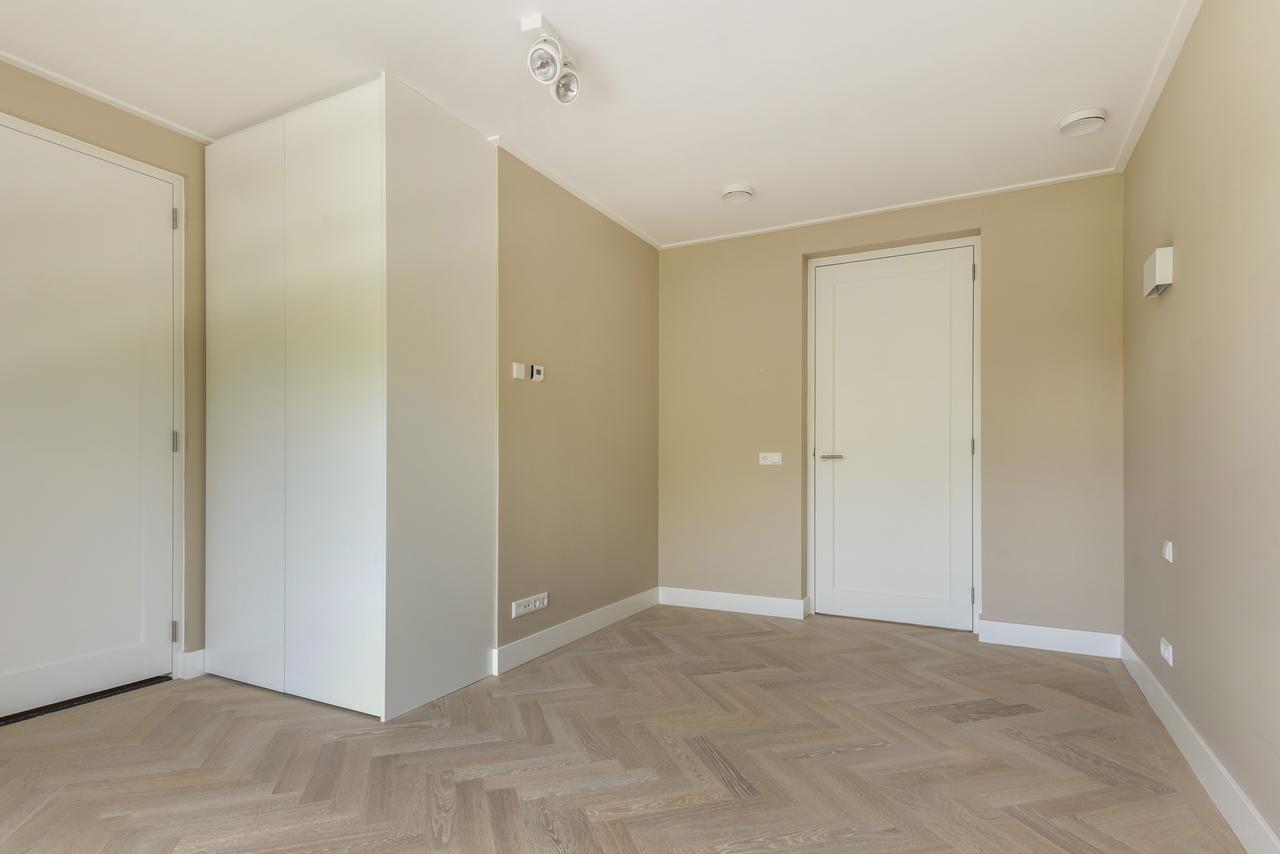 171 m² of living space with three balconies in Wassenaar - Image 20
