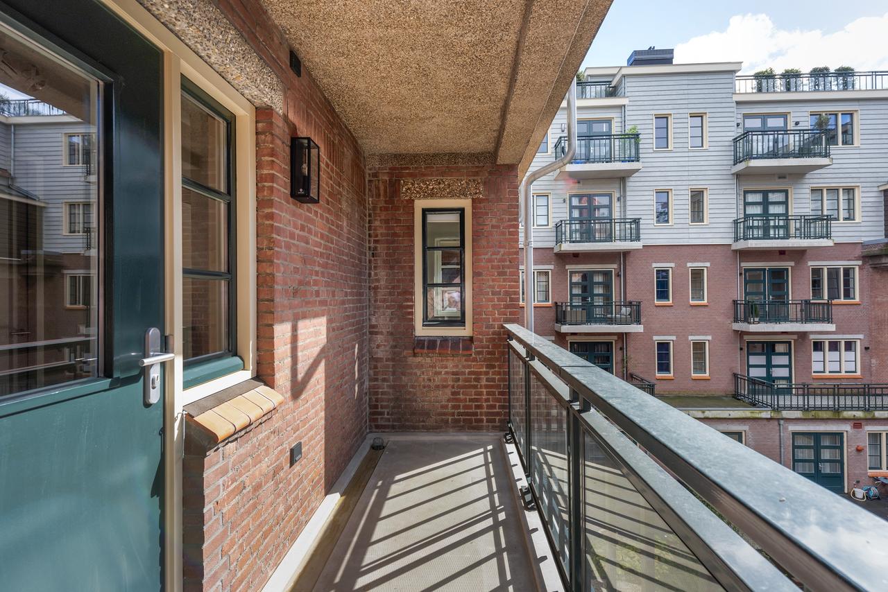 171 m² of living space with three balconies in Wassenaar - Image 28