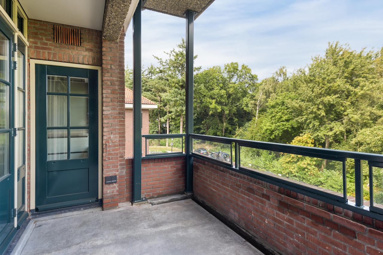 171 m² of living space with three balconies in Wassenaar - Image 31