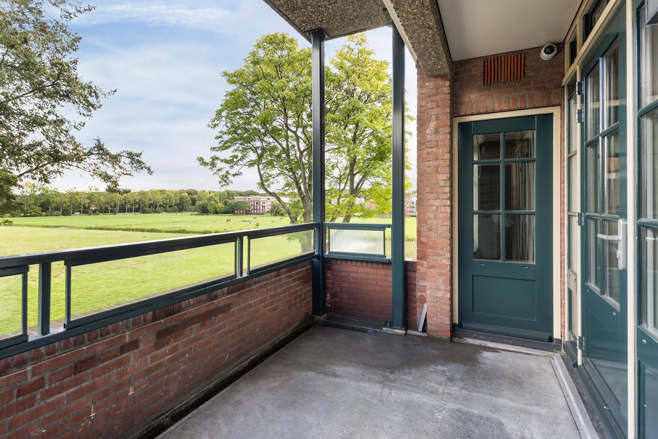 171 m² of living space with three balconies in Wassenaar - Image 32